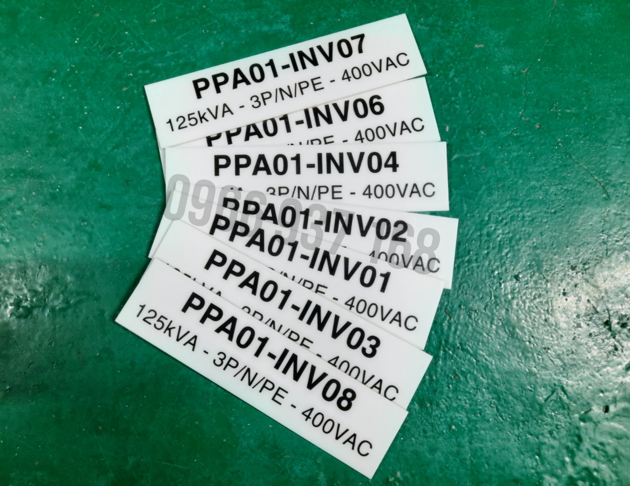 In UV, thẻ MICA dán tủ bảng điện 