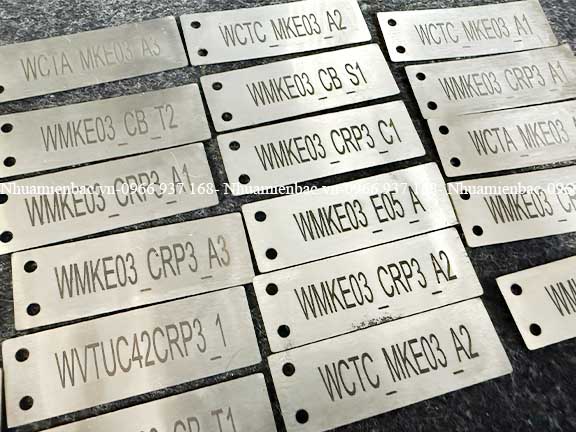 Gia công thẻ tagname inox304, thẻ mica, cáp inox