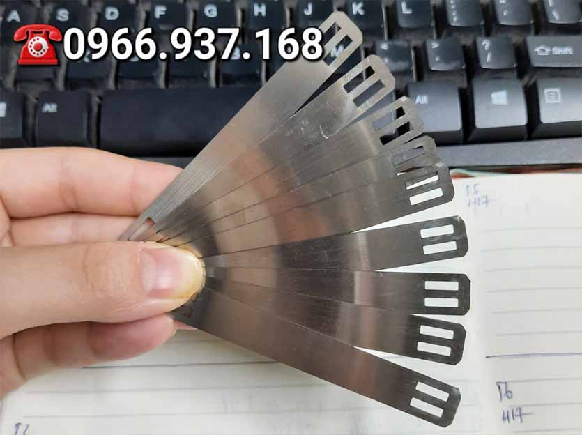Khắc thẻ tagname theo yêu cầu đánh dấu đầu dây SOLAR