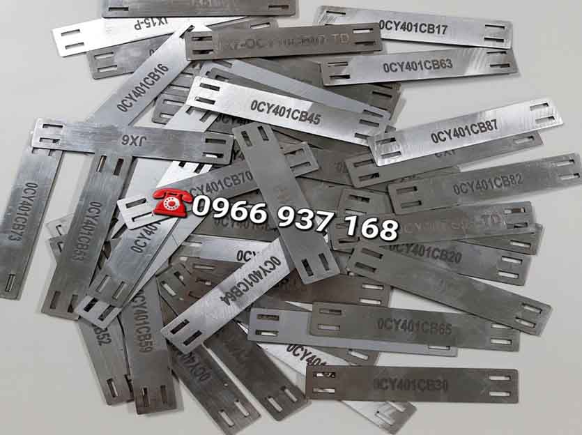 Khắc thẻ tagname theo yêu cầu đánh dấu đầu dây SOLAR